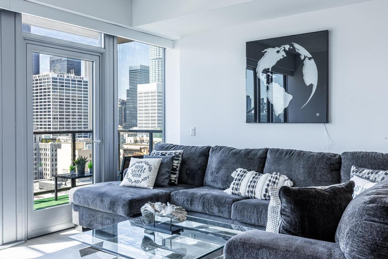 Apartment Top Floor 3 Bed 3 Bath Penthouse Living In Luxury