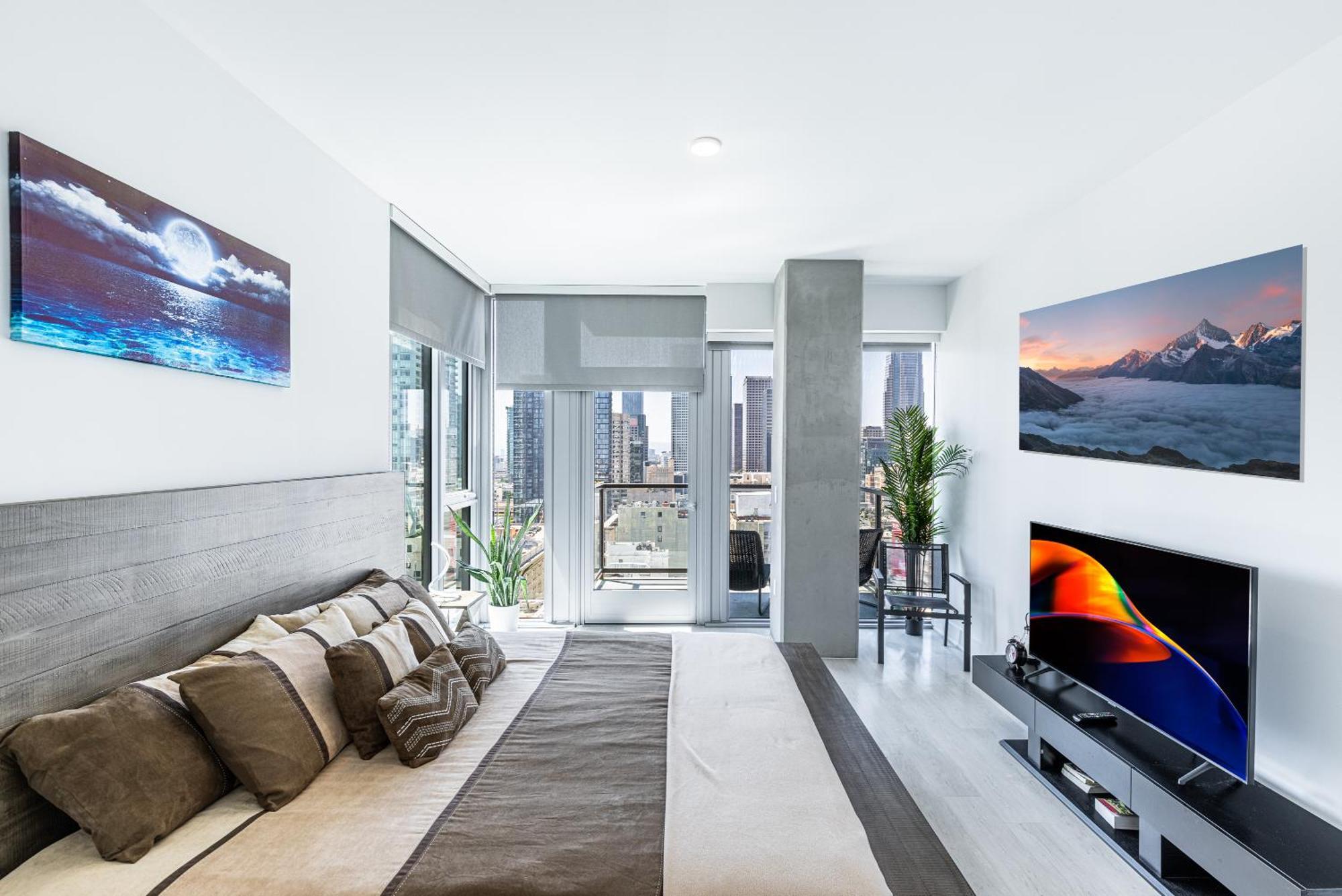 Floor 3 Bed 3 Bath Penthouse Living In Luxury Los Angeles