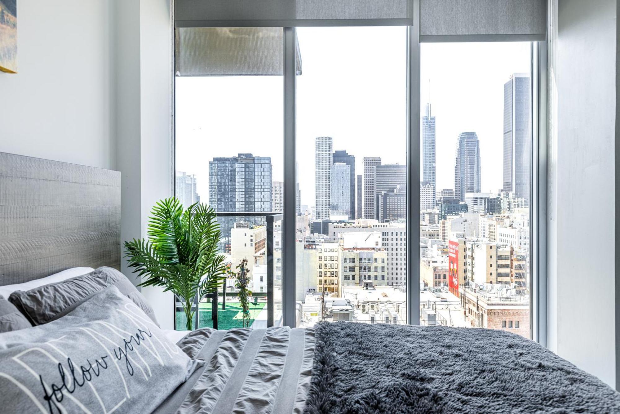 Floor 3 Bed 3 Bath Penthouse Living In Luxury Appartamento