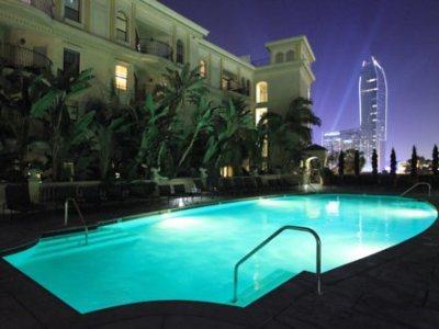 Floor 3 Bed 3 Bath Penthouse Living In Luxury Appartamento